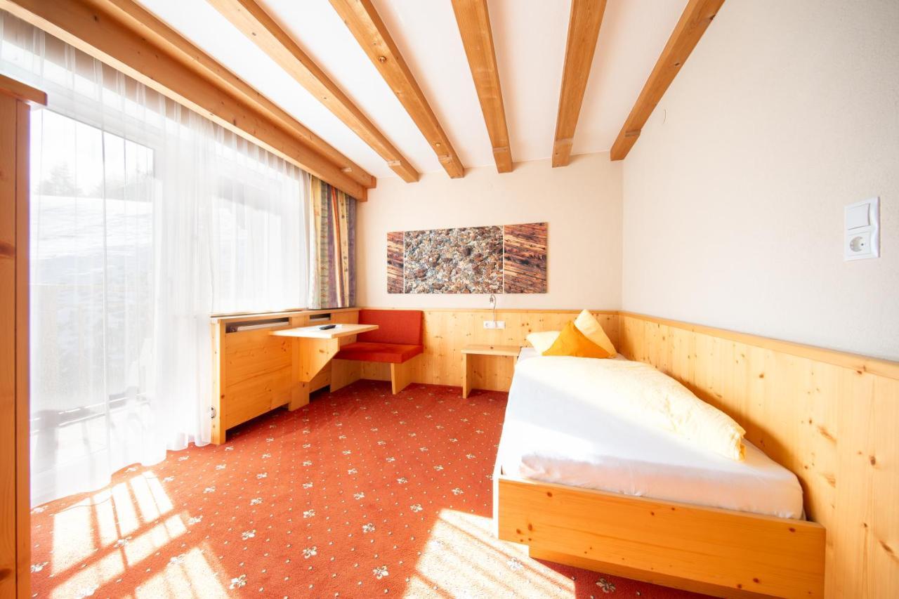 Haus Stefanie Hotell Sölden Exteriör bild