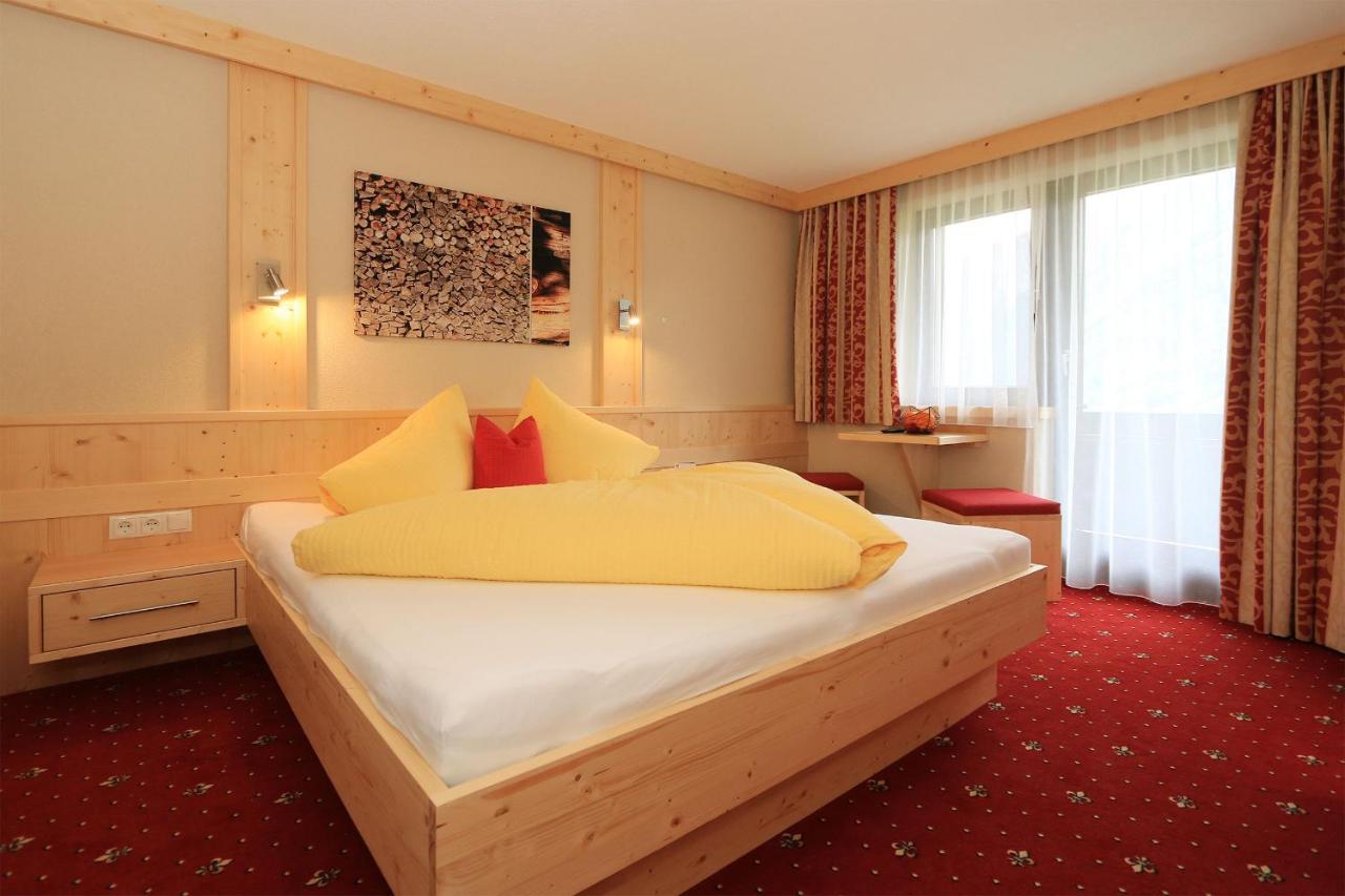 Haus Stefanie Hotell Sölden Exteriör bild