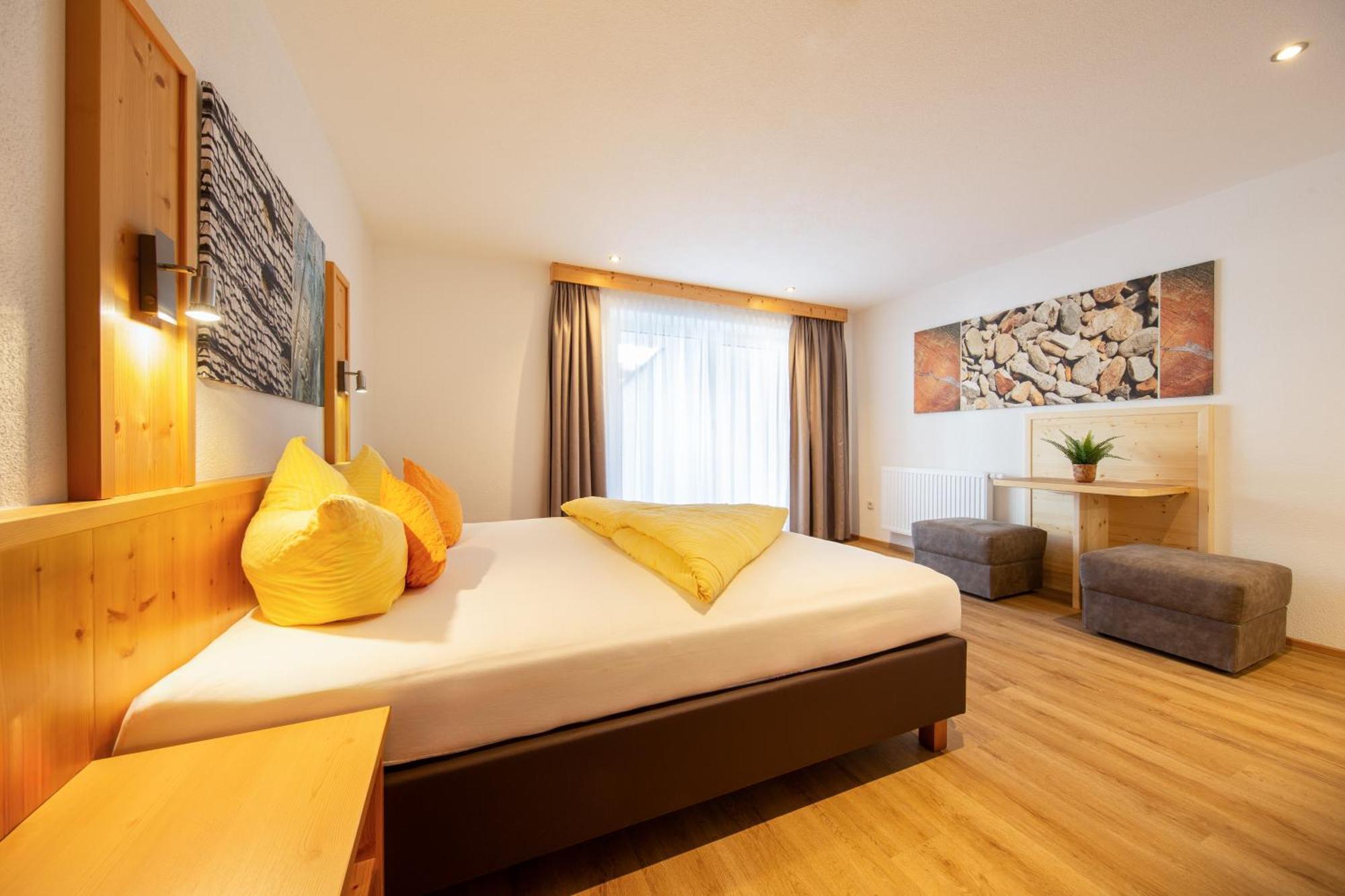 Haus Stefanie Hotell Sölden Exteriör bild