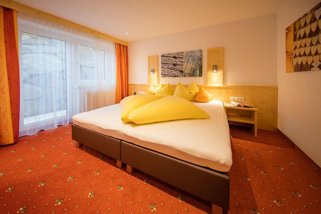 Haus Stefanie Hotell Sölden Exteriör bild